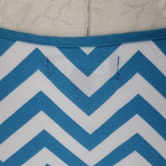 Kiara V Neck Blue Chevron Print medium‎ Blouse - Picture 5 of 7